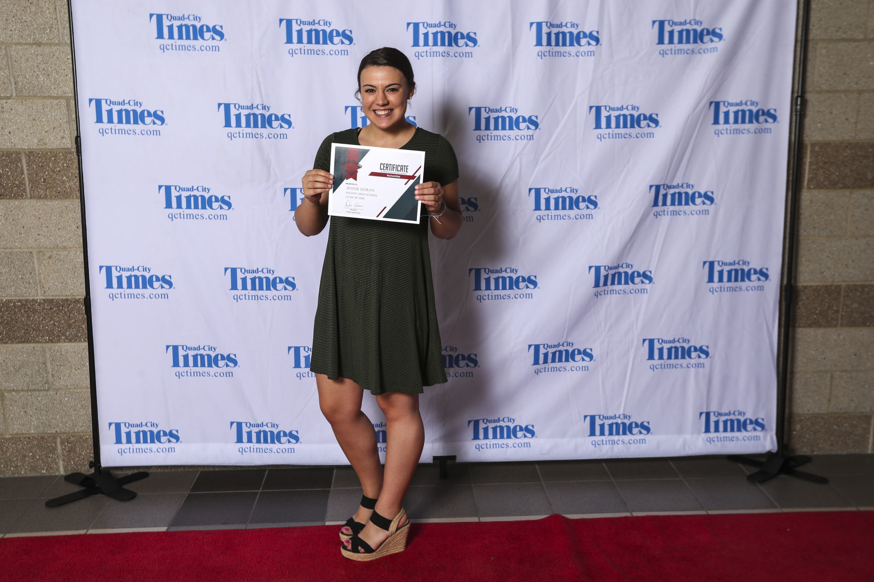 051518-salute-to-academics-red-carpet-011
